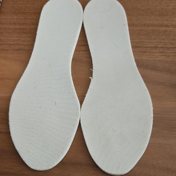 Off-White High-Top Sneakers with Orange Accents - Picture 11 of 15